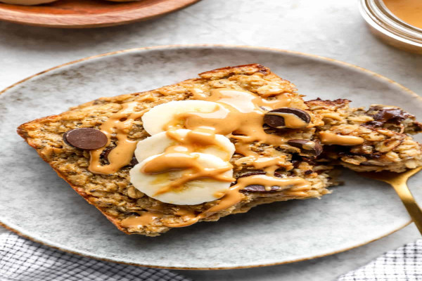Breakfast Peanut Butter Chocolate Chip Oatmeal Cake