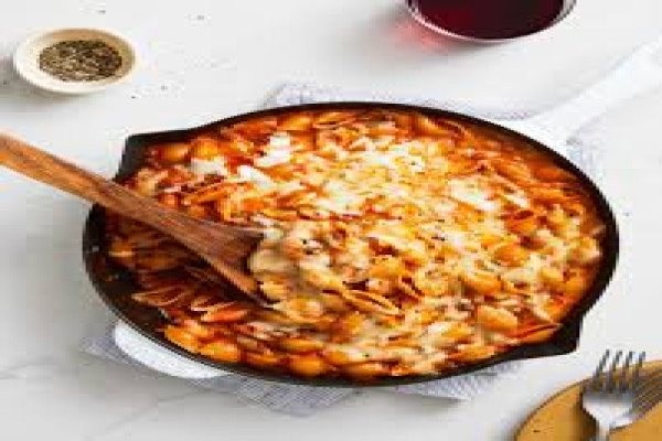Shells with Bacon and Beef Sauce