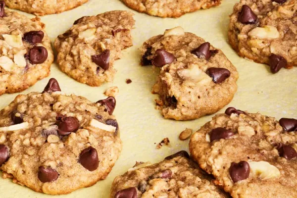 Spiced Banana Oatmeal Cookies